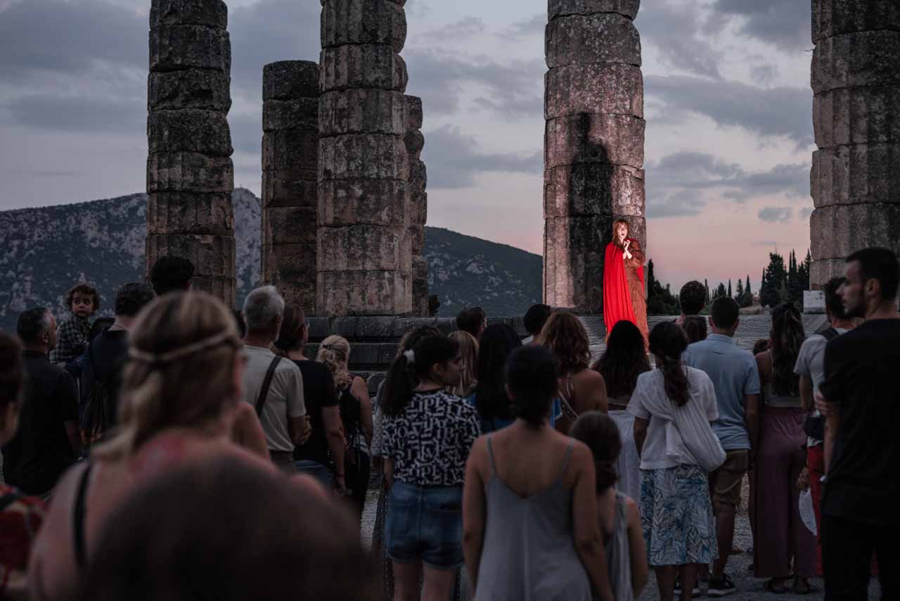 Anamnesis Delphi - The Oracles of Water / Maria Papageorgiou on the sacred stage