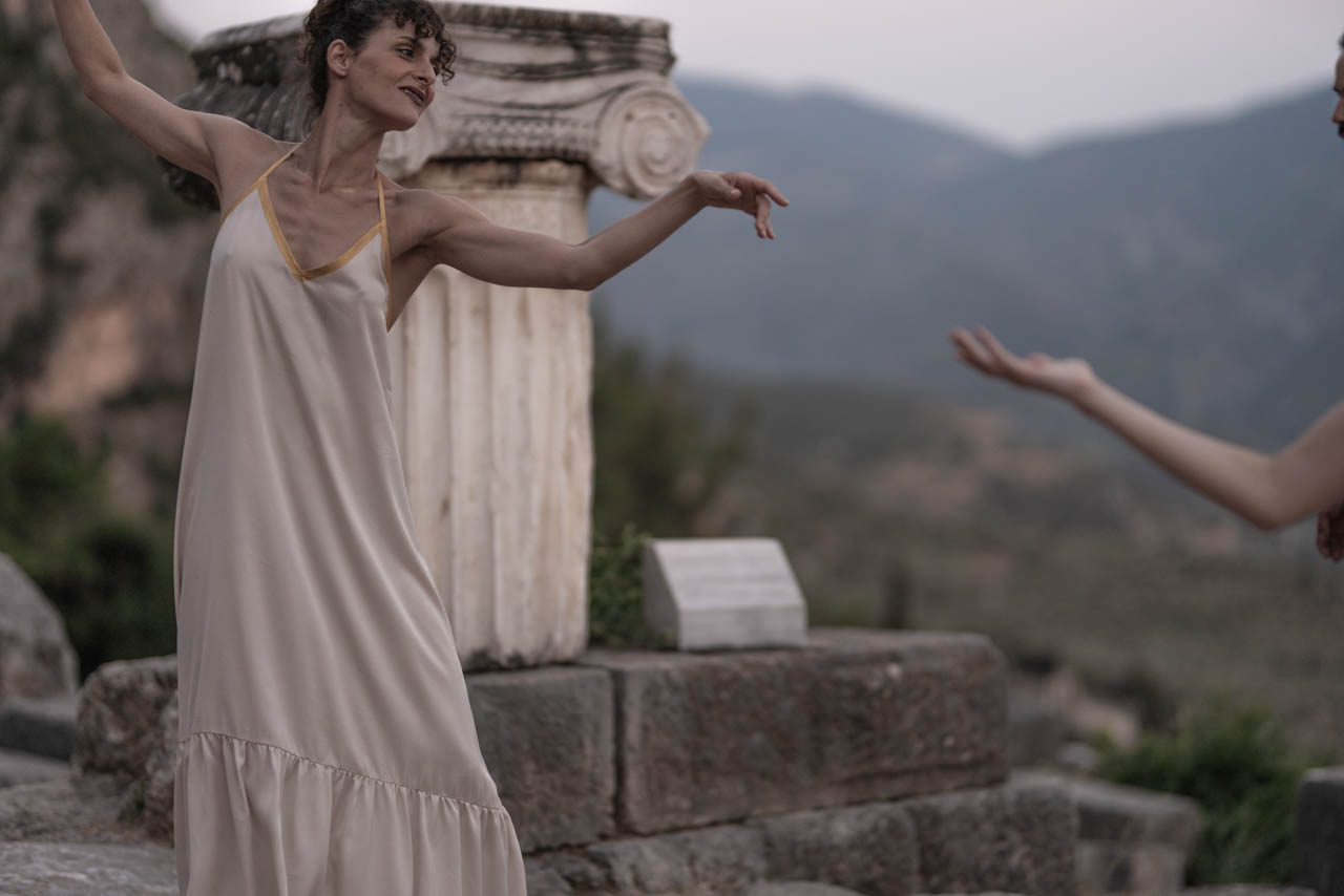 Anamnesis Delphi - The Oracles of Water / Natasa Sarantopoulou